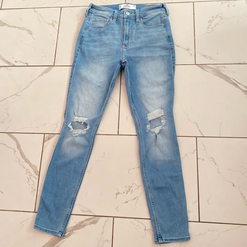 Hollister Curvy High Rise Skinny Jean